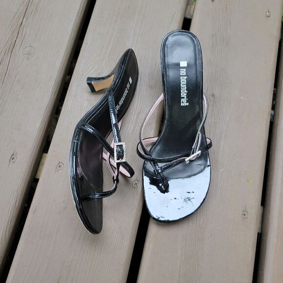 Vintage 90s Y2K Black Faux Leather Rhinestone Rachel Green Kitten Heel Sandals - Picture 9 of 9